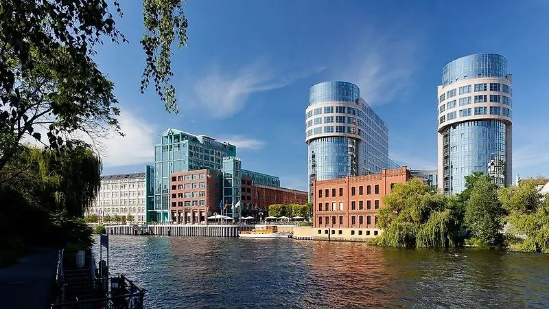 Abion Villa Suites Berlin 5*,